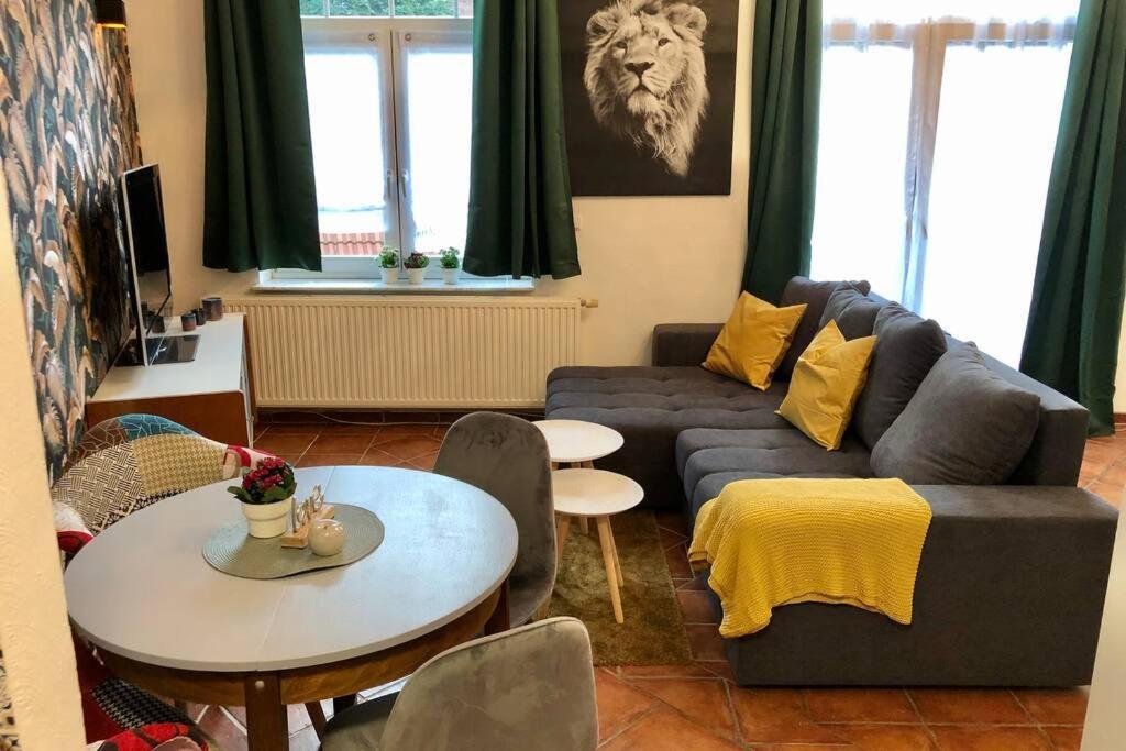 Apartment Zum Goldenen Loewen Inkl. Parkplatz & Wlan Erfurt Exterior foto