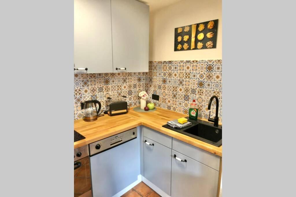 Apartment Zum Goldenen Loewen Inkl. Parkplatz & Wlan Erfurt Exterior foto